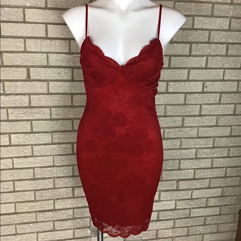 Windsor red stretch lace dress size medium.